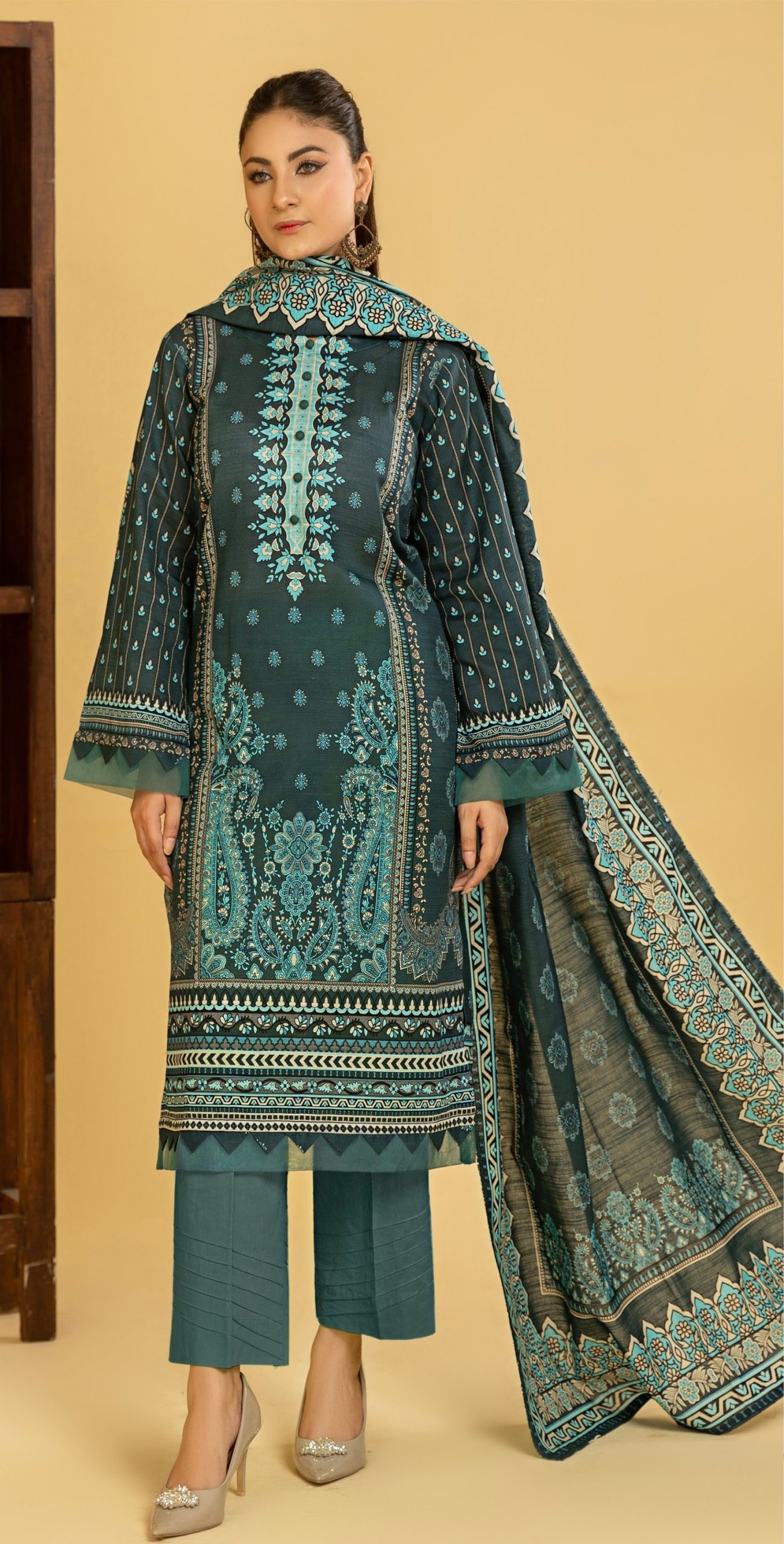 RANGREZA Printed Khaddar 3PC Suit – Airjet winter fabric with shirt, dupatta, and trouser by Allhamdullah, at Shahbaz Fabric Store.