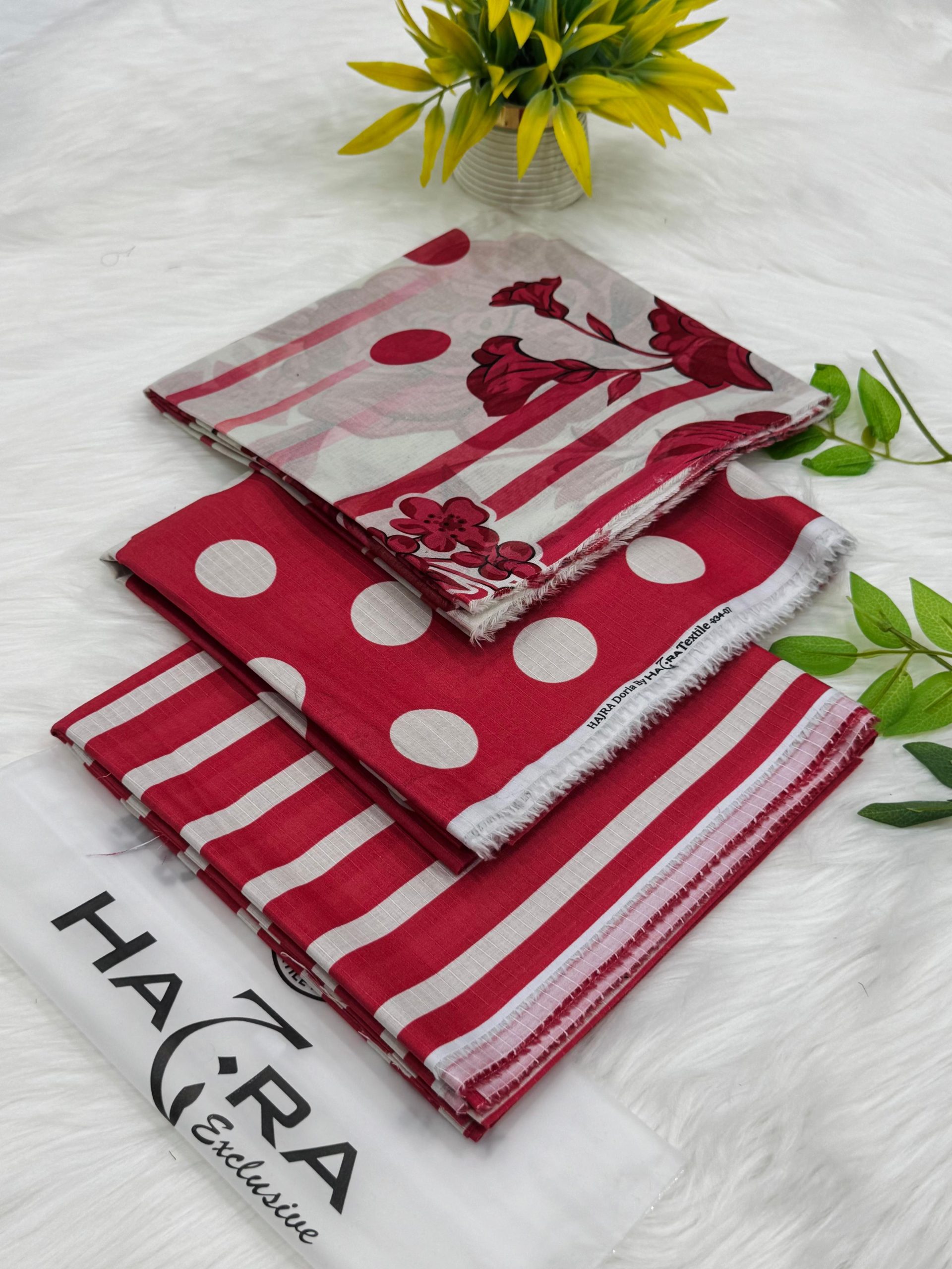 Hajra Banadora Polka Dots Lawn 3PC Wholesale Suit