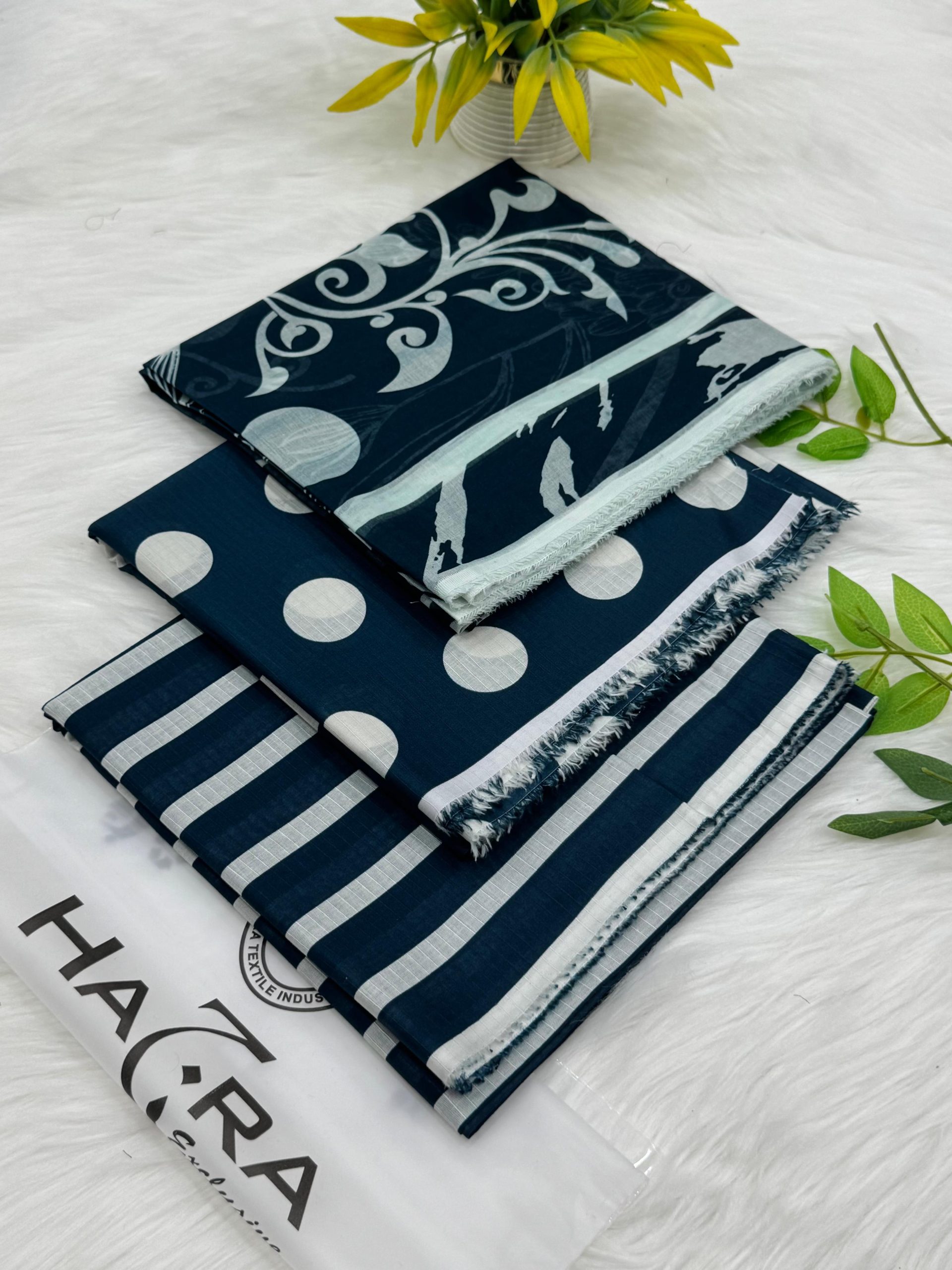 Hajra Banadora Polka Dots Lawn 3PC Wholesale Suit